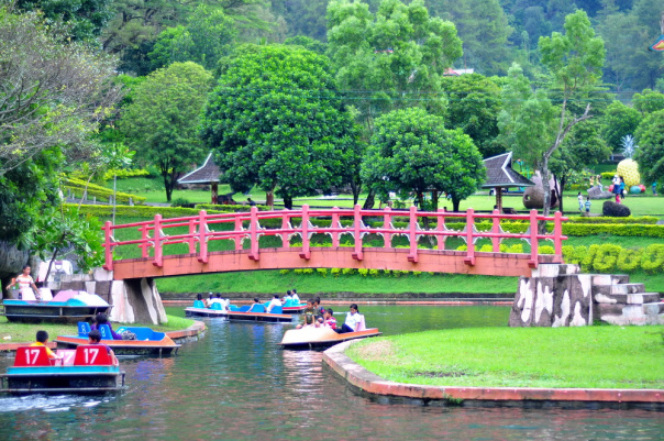 Jembatan diatas Tirta Nirwana