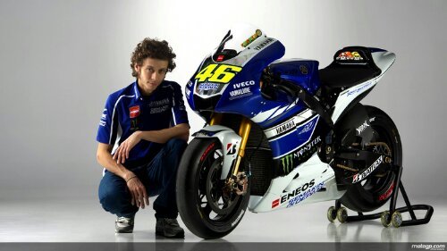 wpid-Valentino-Rossi-and-his-2013-Yamaha.jpg