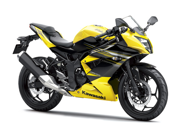 Kawasaki Ninja 250 1 Silinder 01_foto studio_launching