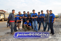 Di tepi Pelabuhan Gresik