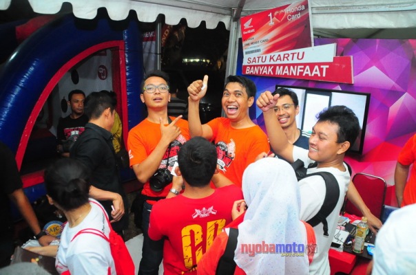 Di booth One Heart Card